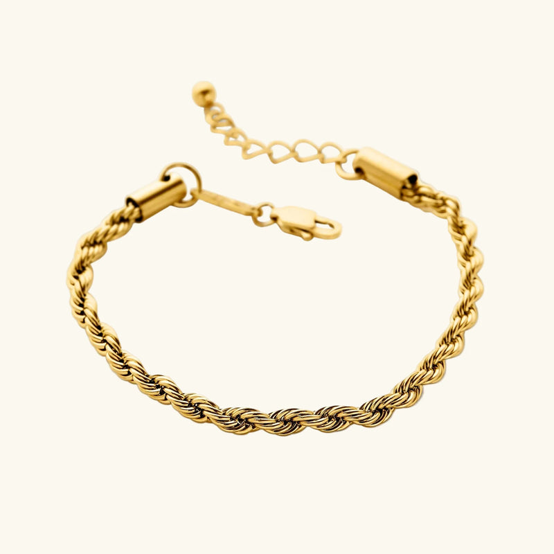 Qamar Serene Twist Bracelet
