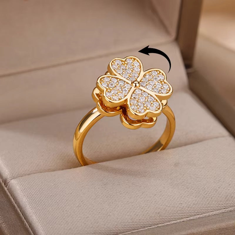 Qamar Aisha Clover Ring