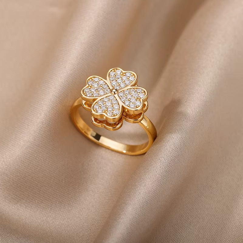 Qamar Aisha Clover Ring