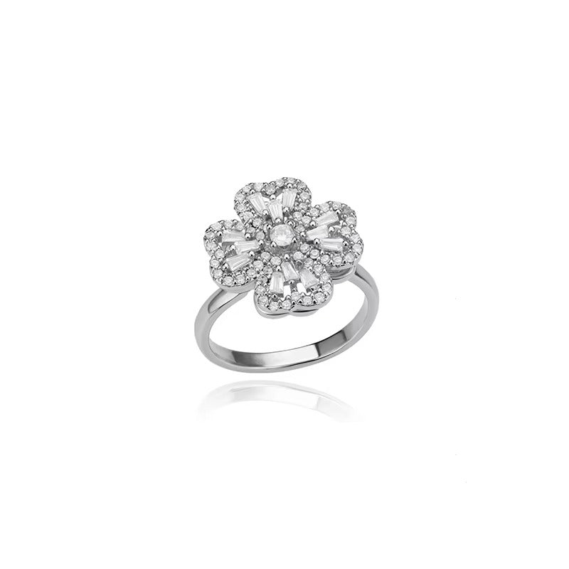 Qamar Aisha Clover Ring